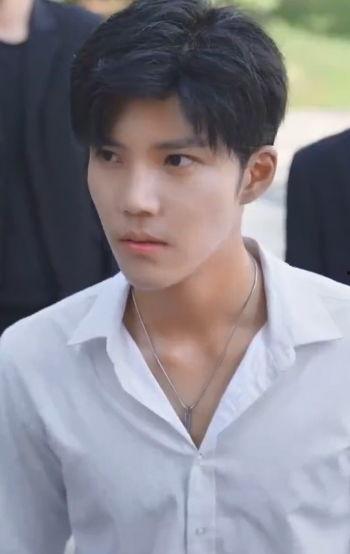 总裁夫人能掐汇算,掐指算尽风云变幻